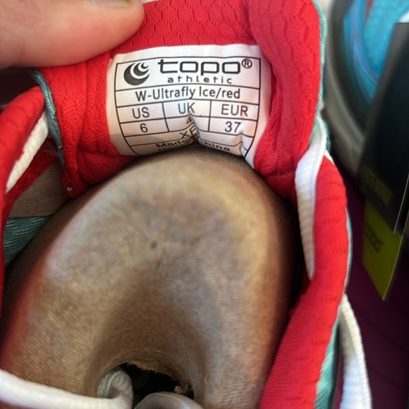 Topo Athletic shoes size 6 - Picture 6 of 8